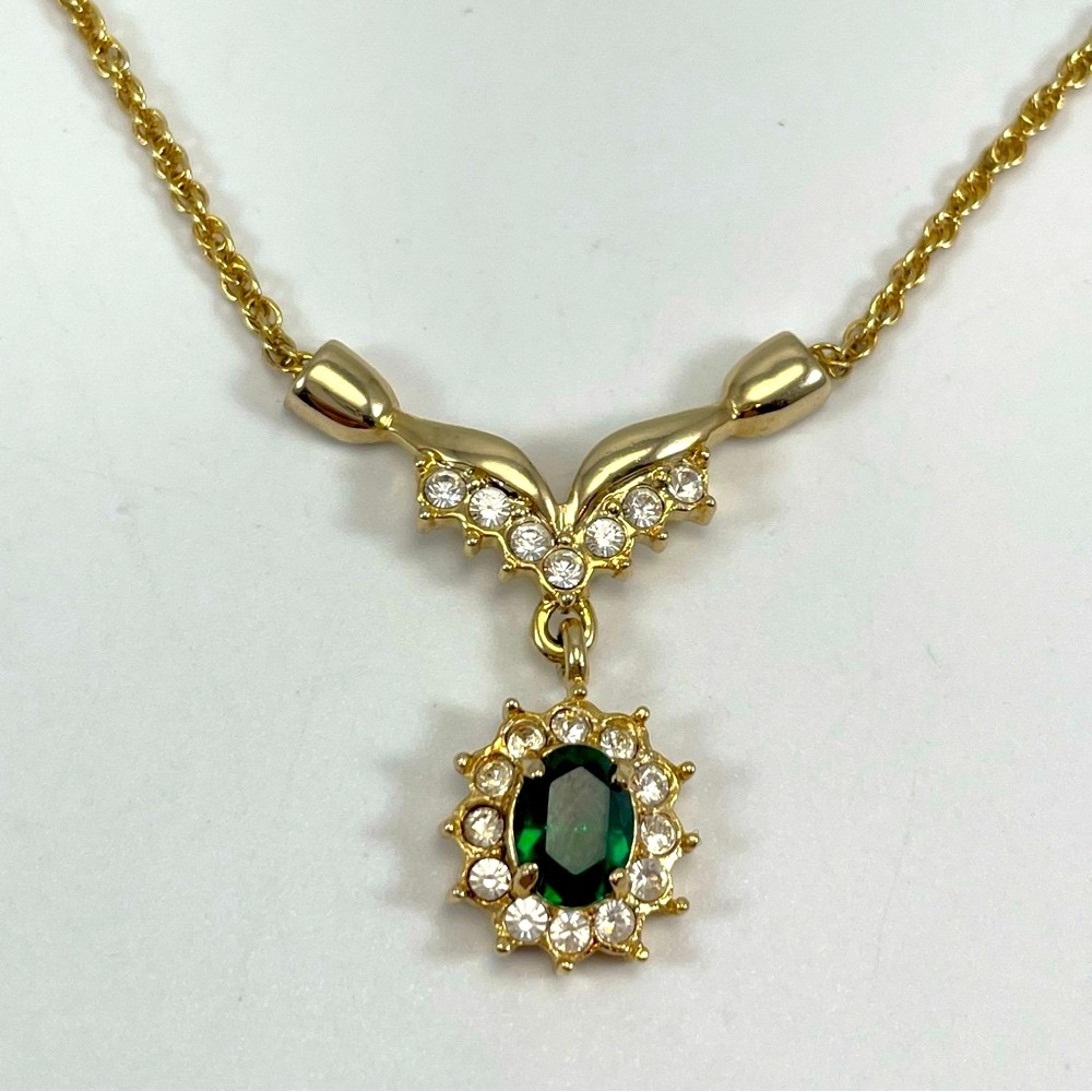 Beautiful Oval Green Crystal Rhinestone Necklace and Gold Plated Chain Elegant